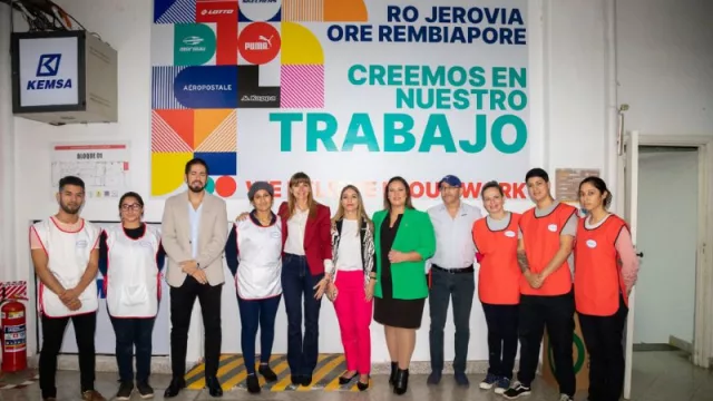 Manos que visten: Kemsa fortalece la profesionalización de jóvenes con esta alianza