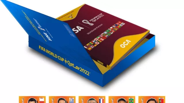 Tengo la de Suárez si señor… IA… IA… OH  (OCA y Visa juegan con las figus)