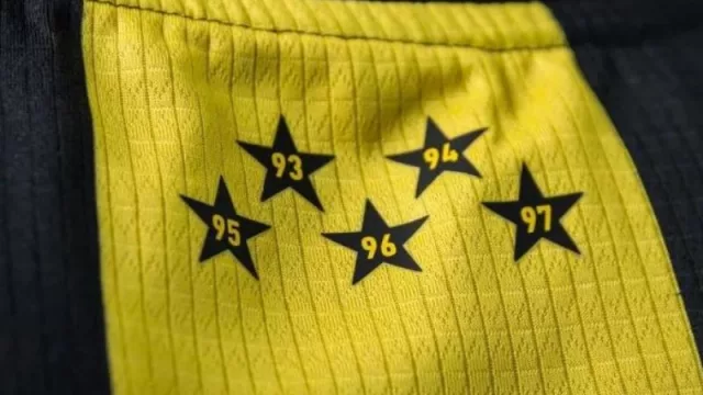 Salió a la venta la camiseta aniversario de Peñarol ¿Cuánto vale y cuántas hay?