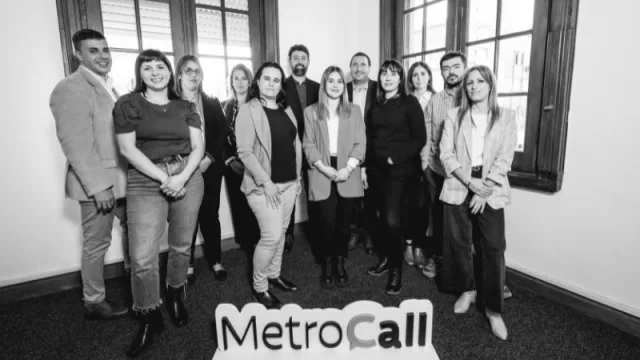 El equipo de Metrocall Contact Center crece y se mantiene cerca