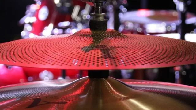 ¡Cómo suenan esos platillos! (Palacio de la Música toma la representación de Avedis Zildjian)