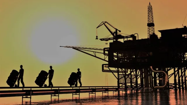 Precio de combustibles en UY se mantiene (aunque petróleo está en su valor mínimo de 2022)