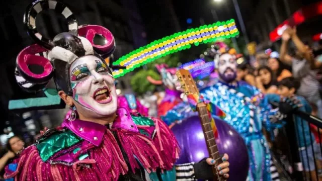 Terminó la primera rueda del Concurso Oficial de Carnaval y ya hay varios cuplés de murgas que se destacan. ¿Cuál de estos cuplés te divierte o sorprende más?