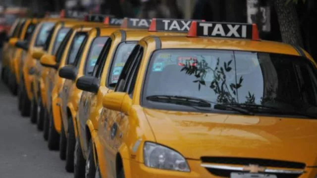 Uber impulsa en Córdoba el registro de taxistas para ofrecer viajes en la aplicación