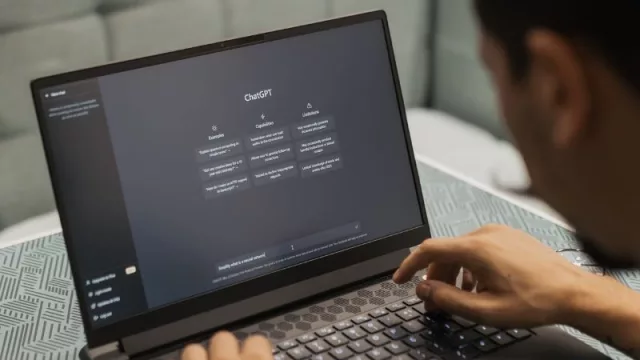 Los 10 pros y las 10 contras de ChatGPT (según Prosegur)