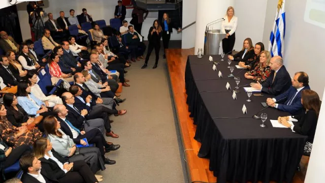 Para seguir empujando emprendedores (Sembrando, Latin Securities y la UE otorgan 350 becas)