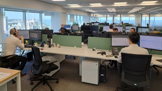 Más modernos, cómodos, seguros y eficientes (BEVSA y URUTEC se mudaron al WTC)