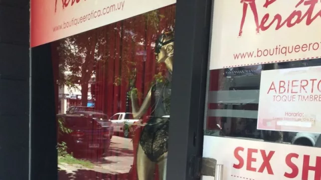 Las mamás también quieren regalos hot (Boutique erótica invita a jugar con la fantasía)