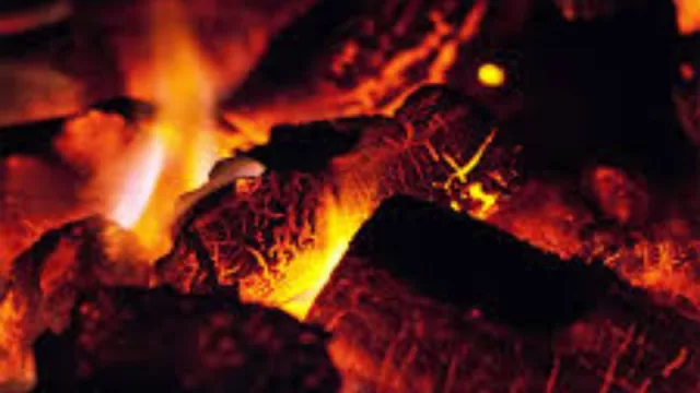 El primero que prenda el fuego (+Brasas tiene la llave)