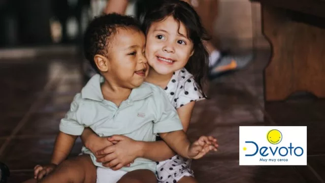 Mucho más que un emoji (Devoto y Devoto Express lanzan nueva campaña para Aldeas Infantiles)