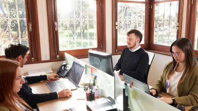 “¿Qué hay detrás?”: Alcance, servicio de compañía, abre las puertas de su casa para mostrar el valor de sus colaboradores
