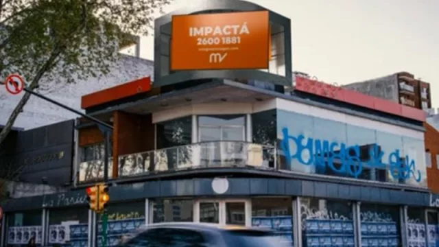 Montevideo tiene su primera pantalla publicitaria 3D (hay una fila de marcas para aprovechar la novedad uruguaya)