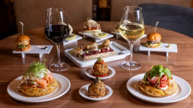 En vacaciones los grandes también disfrutan (con las tapas y vinos de Enjoy)