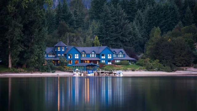 Así es el hotel más instagrameable del país: se llama Las Balsas (y está en Villa La Angostura)