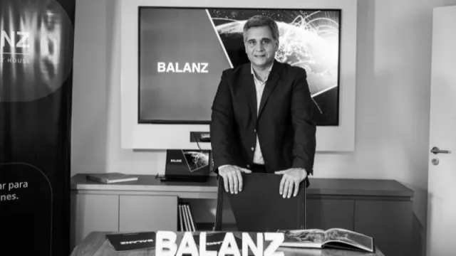 Martín Meharu - Financial Advisor