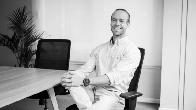 Nicolás Ecker - Socio