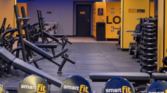¿Alguien habló de democratizar el fitness? (sí, la red de gimnasios Smart Fit que llega a UY)