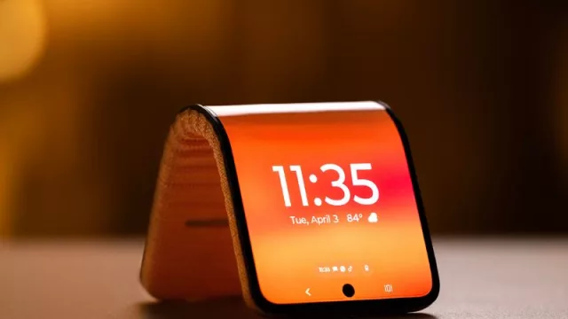 Motorola nos muestra lo que se puede y se podrá hacer con IA en el móvil (¡un futuro wow!)