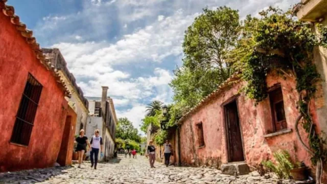 En nueve meses de 2023 UY tuvo más ingresos que en todo 2022 (el turismo receptivo creció 12%)