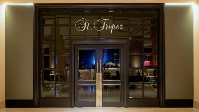 Es el mejor de un hotel en LATAM y está en UY (St. Tropez reconocido por World Culinary Awards)