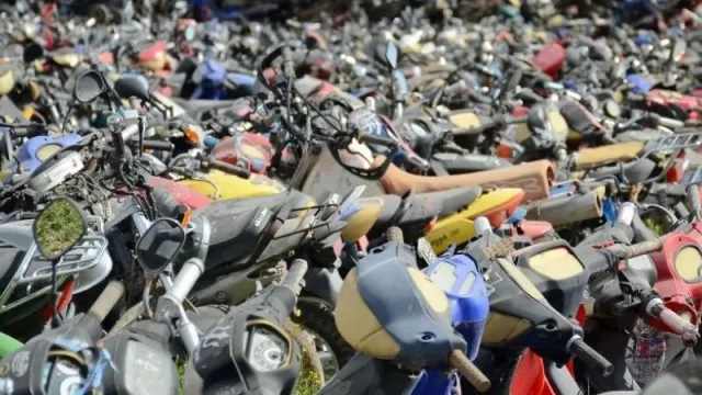 ¡Atento, Casco! La Policía de Canelones rematará miles de motos incautadas (y a precio de chatarra)