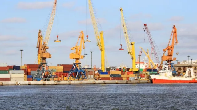 Una confianza centenaria por mar, tierra o aire (Álvaro Milburn Ltda crece junto al país)