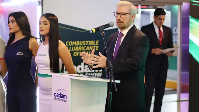 Miguel Carrizosa: "En 2030, al menos el 10% del parque automotor debe ser eléctrico"