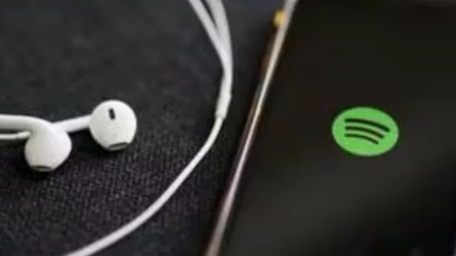 ¡Alguien que piense en los podcasters! (¿Qué pasa con esa industria local si se va Spotify de Uruguay?)