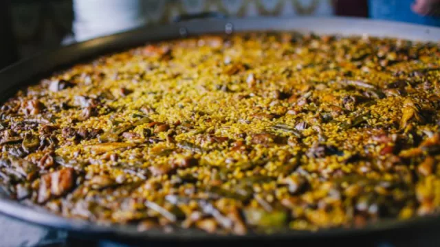 Paella valenciana: la receta tradicional más buscada por los españoles en Google en 2023