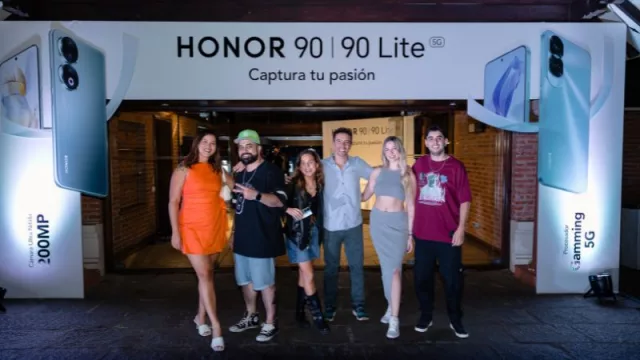 Angela Blones, Juan Pedreyra, Lupe Serrano, Rafa Cotelo, Agus Padilla y Javo Machado