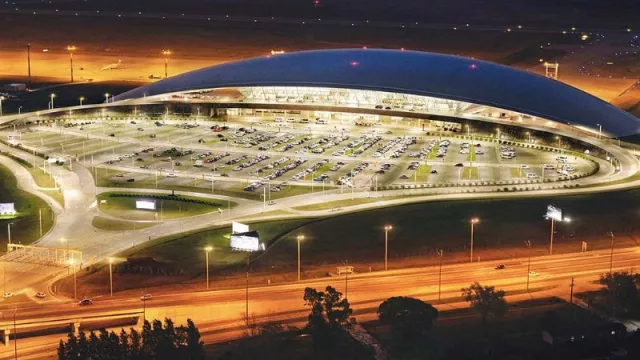 Aeropuerto de Carrasco cobra vida para acompañar miles de reencuentros en estas Fiestas