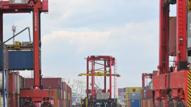 Tcp realizó acuerdo con la empresa internacional Kalmar para comprar modernas grúas híbridas que mejorarán la productividad y reducirán las emisiones de CO2.