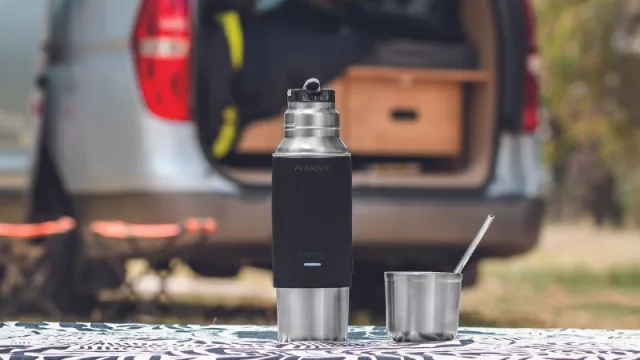 Era tan fácil como juntar la valija y las rueditas: llega eTermo On Road de Peabody (para calentar agua en vehículos)