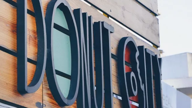 Rodando hasta el shopping (Donut City abre 5° local en Portones y va por las franquicias)