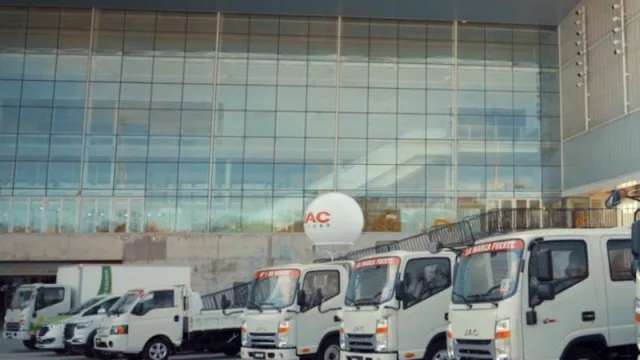 Poniéndole el peso a los livianos (JAC líder de camiones por 11 años consecutivos)