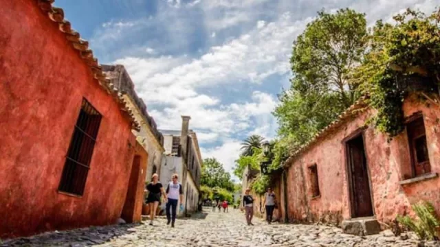 Abriendo la sombrilla o el paraguas (el turismo mejora pero los datos no acompañan)