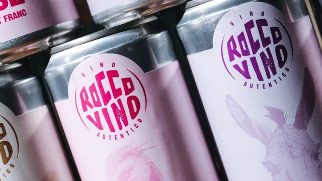Fáciles de transportar, se enfrían rápidamente y eliminan la necesidad de abrir una botella completa (Rocco lanzó su línea de vino en latas)