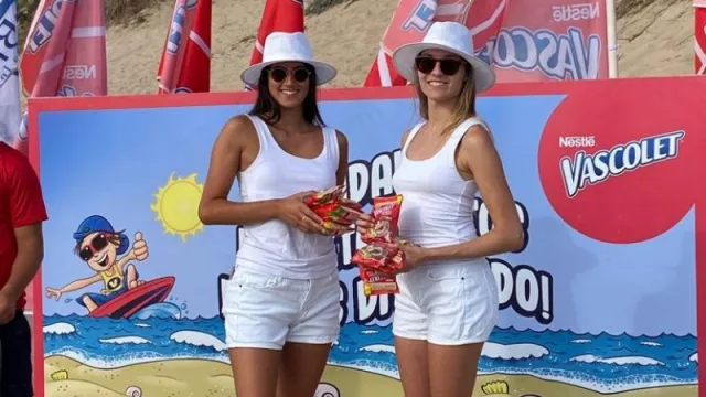 Vascolet recorre las playas con una propuesta para las familias que combina diversión y cuidado del ambiente