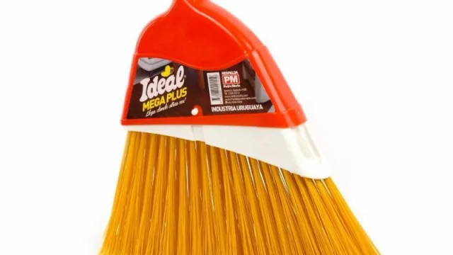 Para barrer con las inequidades (la marca Ideal promueve la responsabilidad compartida)