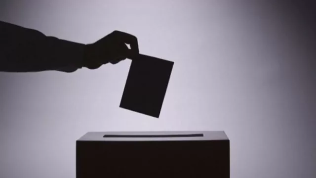 ¿Está de acuerdo en impulsar un plebiscito para lograr incluir en la Constitución una mayor regulación para el ingreso de funcionarios a través de concursos o sorteos públicos?