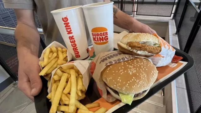 Y el rey llegó a Colonia (Burger King inauguró su primer local en el departamento)