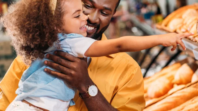 Licencia por paternidad: camino hacia su extensión y protección