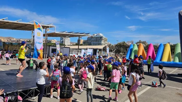 Ferrero pone en marcha la iniciativa Kinder Joy of Moving Experience en España (para promover hábitos de vida más saludables entre niños y jóvenes)