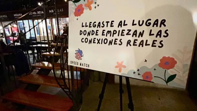 Conectar cara a cara (Speed Match revoluciona el networking con citas a ciegas presenciales)