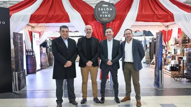 (De izq a der) Antonio Piñeiro, director de Operaciones en Grupo Disco del Uruguay / Jean Christophe Tijeras, CEO GDU / Gustavo Denardi, gerente de Operaciones Géant / Óscar Rodons, gerente de Compras Frescos. Crédito de la foto: Álvaro Portillo.