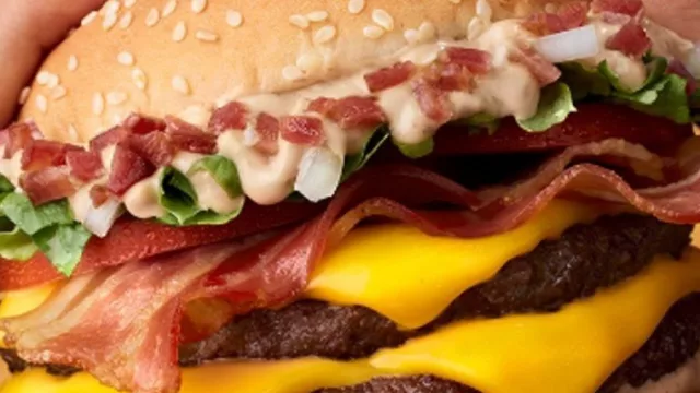 Esa esquina va a quedar caliente (se viene la hamburguesa más famosa a Benito Blanco y Avenida Brasil)