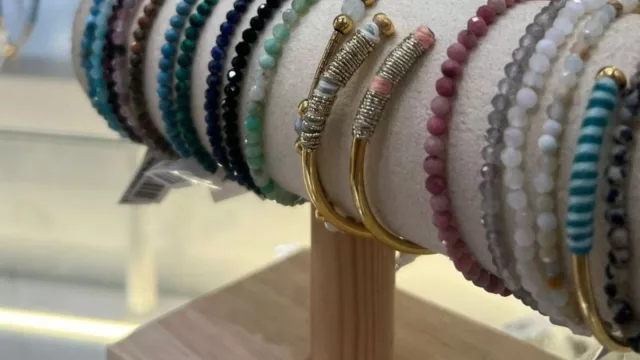 Se puso joya el interior (Kaunas abre la primera franquicia de la marca y eligió Mercedes)