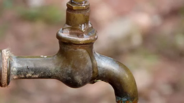 ¿Se acuerdan del agua con gusto a sal? (estudio revela que 53% consume agua embotellada)