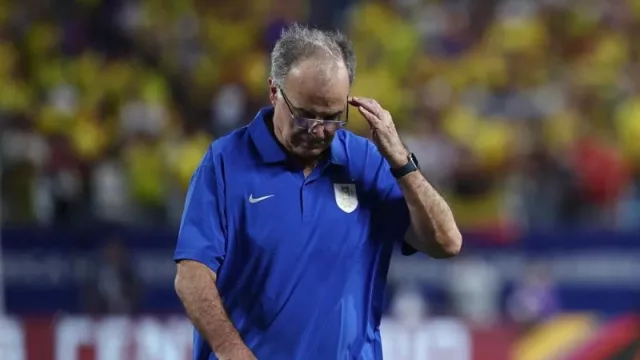 ¿Piensa que Marcelo Bielsa debe continuar como DT de la selección uruguaya de fútbol?