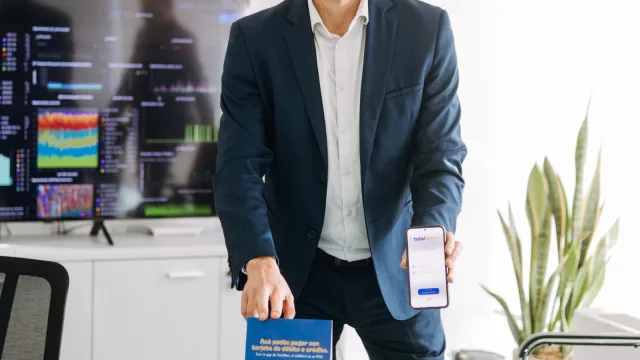 Chau POS: Totalnet lanzó app para que pequeños comerciantes puedan cobrar con tarjetas (usando solo el celular)